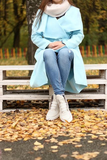 Jak nosić sneakersy zimą? 3 praktyczne rozwiązania